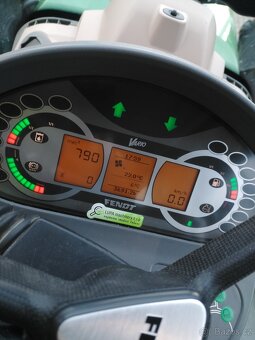 Fendt 722 SCR s čelním nakladačem STOLL FZ 46-26.1 s 3700 h - 9