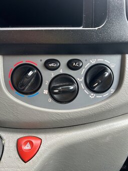 Opel Vivaro L1H1 6 míst k sezení - 9