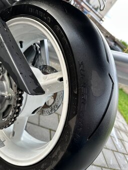 Suzuki GSX-R 750 K1 - 9