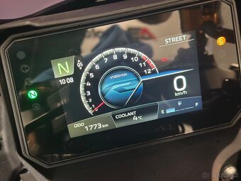 Yamaha YZF-R9 2025 - 9