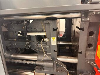 Vstřikovací lis na plasty BOLE IMM BLEKS230/C860 Nový - 9