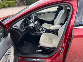 Volvo V40 D2 2.0L 120k Summum - 9