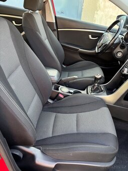 Hyundai i30 1,6 88kw combi - 9