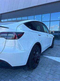 Tesla Model Y Performance 2023 - 9