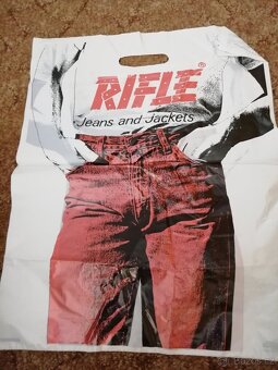 Různé druhy retro reklamních tašek - 9