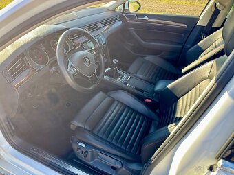 VW Passat 2.0TDI 110kW Highline - 9