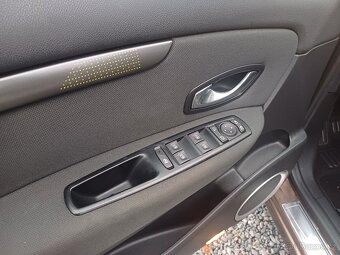 Benzínový Renault Scenic 1.4 Tce 2010 - 9