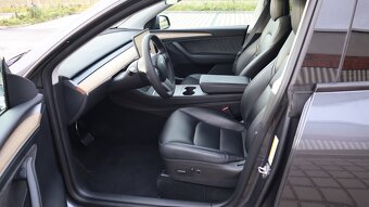 Tesla Model Y Long Range 4WD - 9