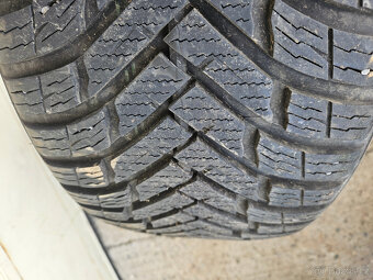 245/40R18 97V XL Weatherproof NOKIAN - 9