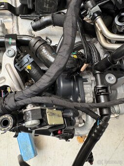 Motor DET DETA Audi 2.0TDI A4 A5 140kw 22.000Km - 9