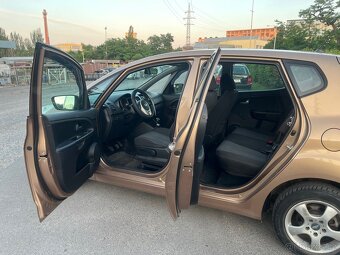 Kia Venga 1.4 CRDI - STK 12/2025 - tažné - 9