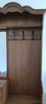 Předsíňová stěna, nábytek z masívu, věšáky, botník - 9