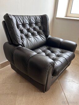 Kožená sedačka a křeslo (prodáme i samostatně) - 9