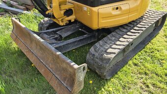 Prodám zánovní minirypadlo CAT 304e2 CR 4t - 9