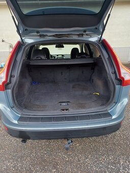 Prodám Volvo XC60 D5. Nová cena - 9