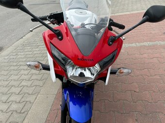 Honda CBR 125 R 2011 - 9