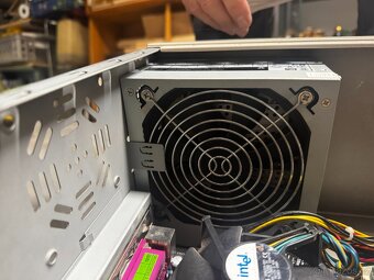 Stolní počítač – funkční sestava Intel, Gigabyte, GPU, DDR2 - 9