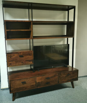 Nová masiv obývací stěna - regál EAKLY akát - 9