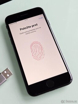 iPhone SE 2020, 80%🔋 - 9