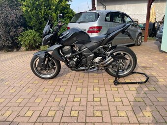 Kawasaki Z1000 Rok 2010 - 9