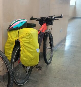 CYKLOBRAŠNY S PLÁŠTĚNKOU - 9