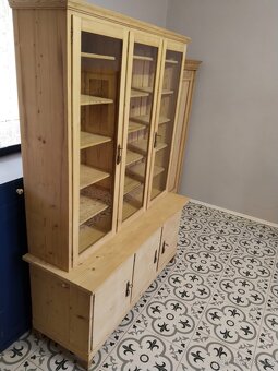 Stará knihovna, vitrína po renovaci - 9