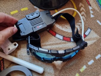 Policejní kostým, špión s výbavou - 9