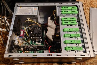 3x retro ATX skrine, zachrante je pred sberem - 9