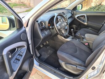 Toyota Rav4 2,0 VVT-i 112kW 4x4 NAVI - 9
