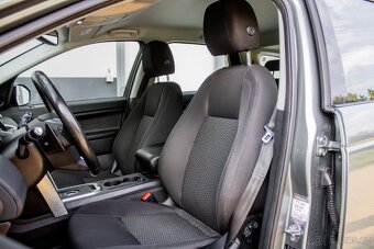 Land Rover Discovery 2.0L TD4 SE AWD A/T - 9
