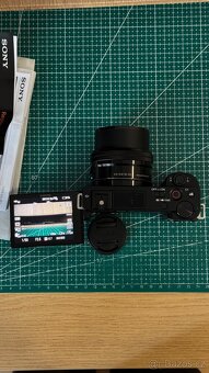 Sony Alpha ZV-E10 + objevit 16-50 mm f/3,5-5,6 - 9