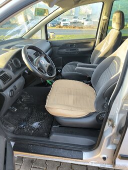 VW Sharan 2.0 7 míst - 9