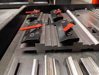 Ohraňovací lis CNC HYDRAULIC PRESS BRAKE - VIO HAP 170 30/25 - 9