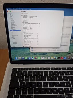 Macbook Air 13 palců M1 chip 16GB RAM 256 SSD - 9