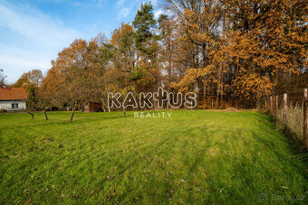 Prodej stavebního pozemku o výměře 1292 m2, ulice Osadní, Vr - 9