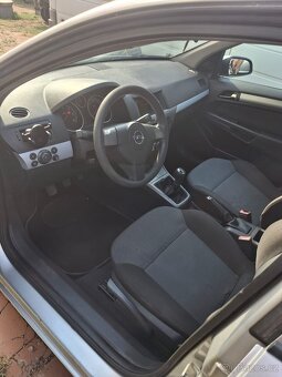 Opel Astra NÍZKÝ NÁJEZD - 9
