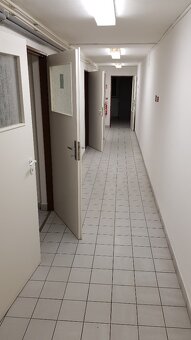 Pronájem zatepleného skladového prostoru (400-1246 m²) u D1 - 9