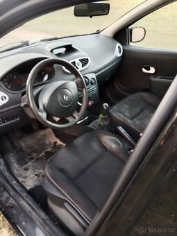 Renault Clio - 9