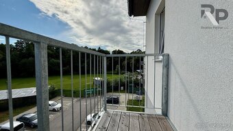 Pronájem nízkoenergetického bytu 2+kk s parkovacím stáním v - 9