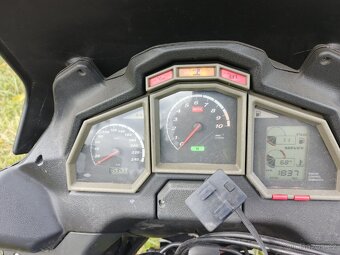 Aprilia Caponord - 9