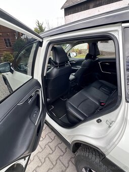 Toyota Rav 4 Hybrid plná výbava JBL, střešní okno tažné - 9