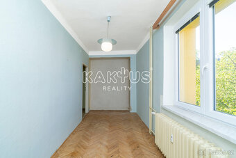 Prodej bytu 3+1 (63 m2) s prostorným balkónem, os. vlastnic - 9