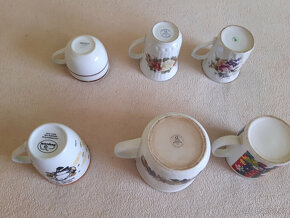 Hrnky porcelánové a talířky - 9