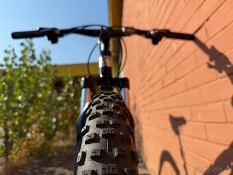 Trailové kolo MARIN Wildcat Trail 1 Gloss Black/Charcoal/Cor - 9