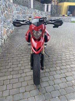 Ducati Hypermotard 1100 S - 9
