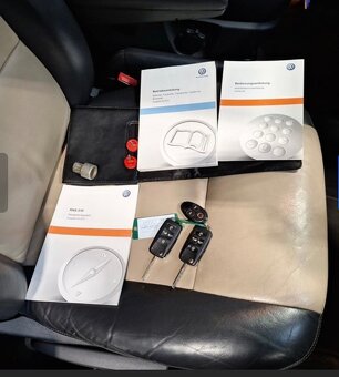 Volkswagen multivan dsg 7 míst - 9