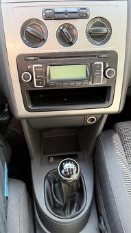 VW Touran 1,9 TDI 2010 - 9