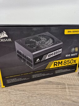 Zdroj Corsair RM850x Black 850 W - 9