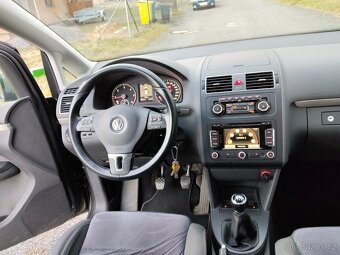 Volkswagen Touran - 9