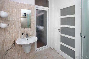 Pronájem bytu 2+kk Znojmo, Palliardiho - 9